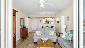 Smart TV, DVD player, books, stereo - SALE Spectacular Gulf Front Property with 2 Kings Suites located at Waterscape! (Fort Walton Beach)