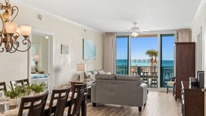 Smart TV, DVD player, books, stereo - SALE Spectacular Gulf Front Property with 2 Kings Suites located at Waterscape! (Fort Walton Beach)
