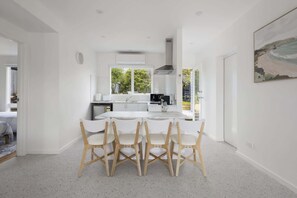 Fridge, microwave, oven, stovetop - Peaceful 2-Bed Apartment in Coastal McCrae (McCrae)