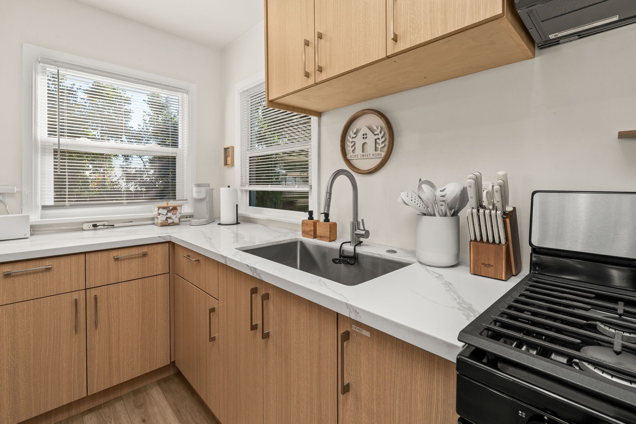 Køleskab, mikrobølgeovn, ovn, kogeplade