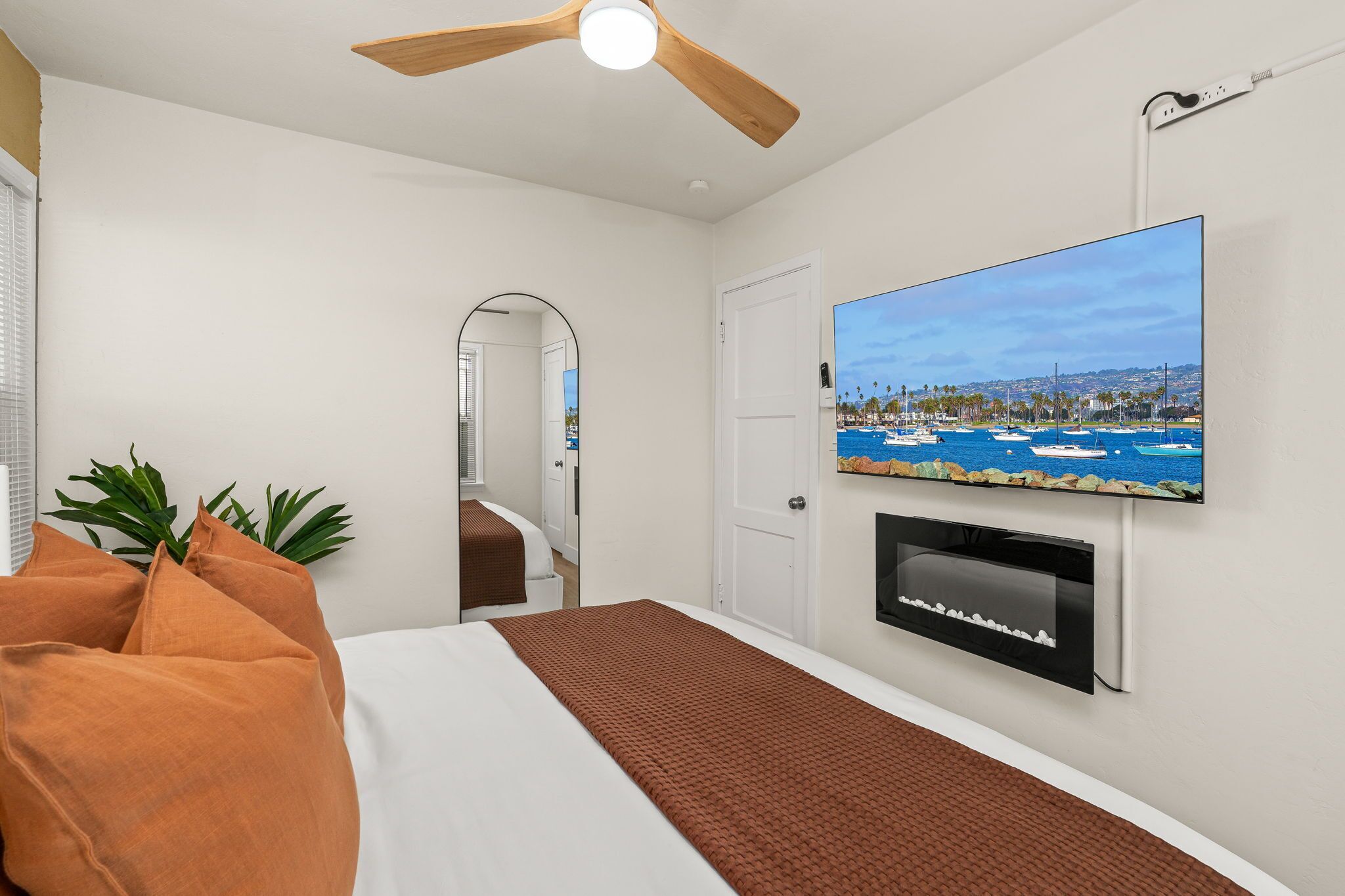 2 soverom, safe på rommet, strykejern/-brett og wi-fi (inkludert)