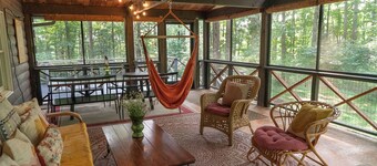 Charming Cabin Retreat Near Shenandoah park with Wi-FI