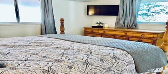 Ely Farm House. Near Yosemite National Park!