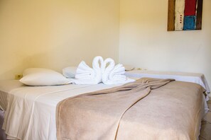Standard Triple Room | Desk, free WiFi