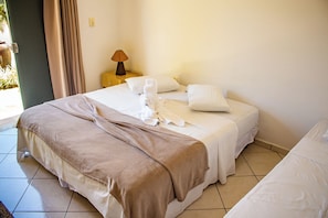 Standard Triple Room | Desk, free WiFi - Hotel Pousada Delplata (Serra Negra)