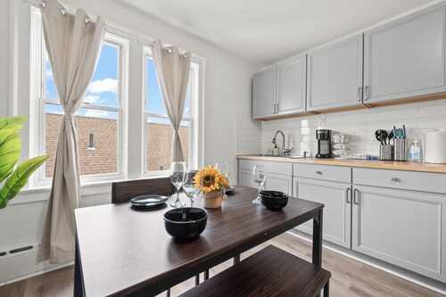 2bd/1ba near downtown- 4 mins to Trinity College