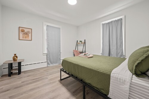 2bd/1ba near downtown- 4 mins to Trinity College