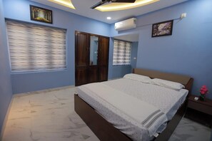 Iron/ironing board, internet, bed sheets - VIKAS LUXURY STAY (Thiruvananthapuram)