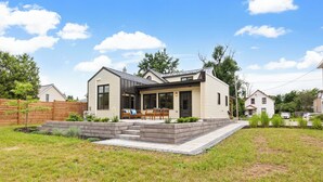 Exterior - Comfortable, bright and central farmhouse in historic Perth. (Perth)
