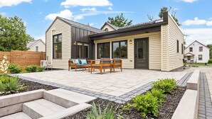 Exterior - Comfortable, bright and central farmhouse in historic Perth. (Perth)