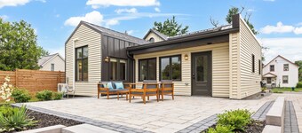 Comfortable, bright and central farmhouse in historic Perth.