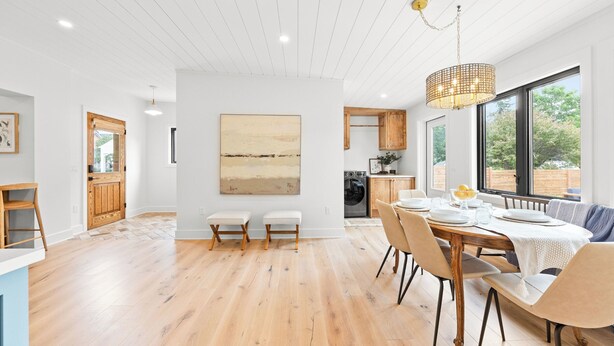 Dining - Comfortable, bright and central farmhouse in historic Perth. (Perth)