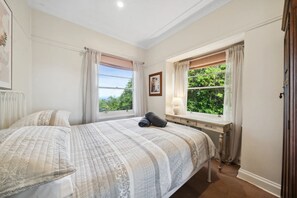 4 dormitorios, tabla de planchar con plancha, wifi gratis y ropa de cama
