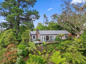 Exterior - Khandala Cottage - New out door spa installed with the best view (Katoomba)