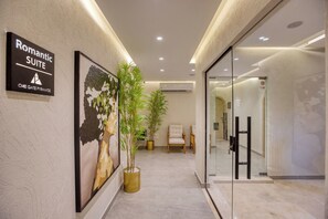 Romantic Suite, Mountain View | Meja sambut tetamu