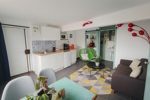 Living area - Bright, quiet 2-room apartment a stone's throw from Vieux Lyon (LYON)