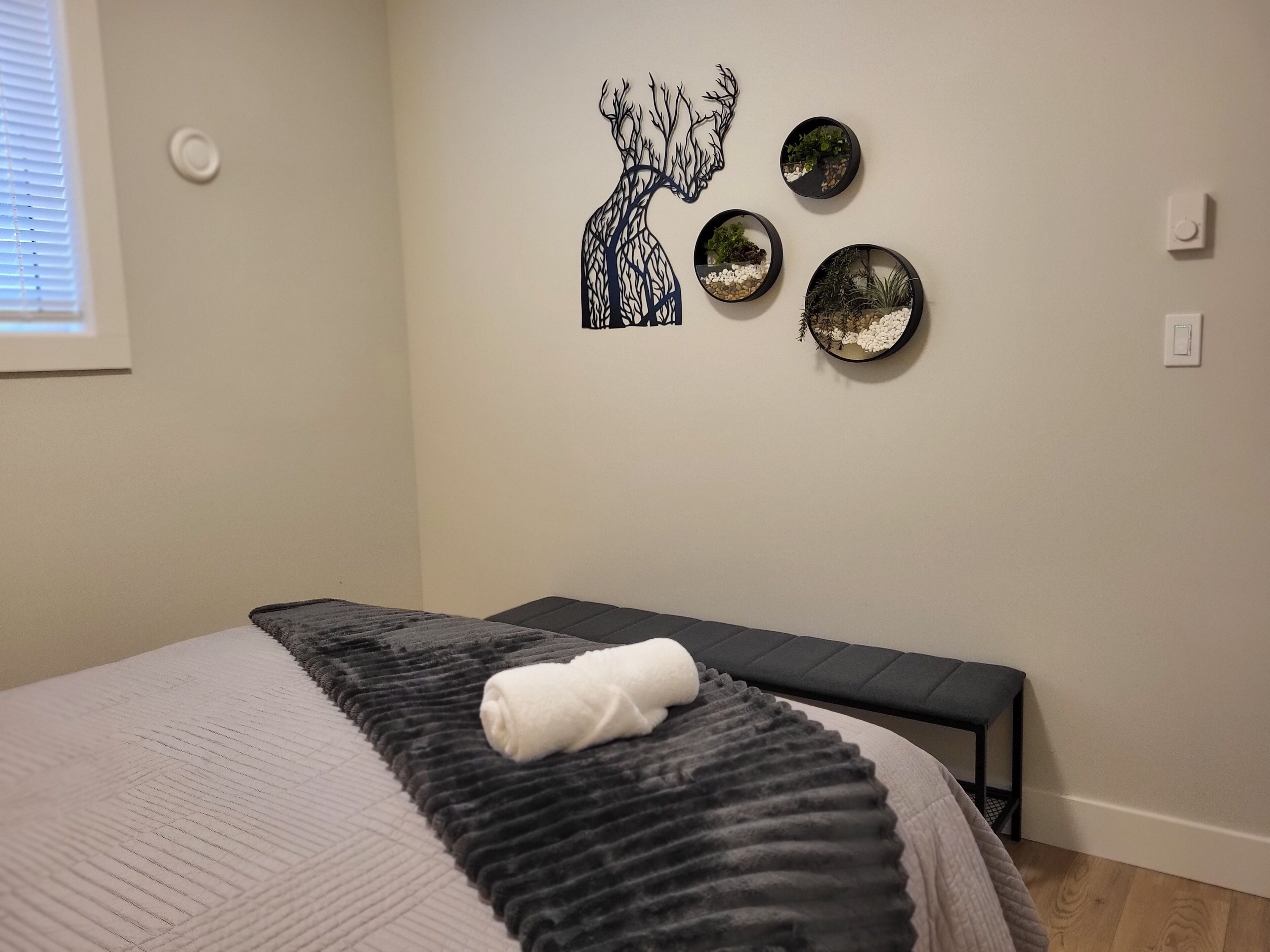 2 makuuhuonetta, silitysrauta/-lauta, Wi-Fi, vuodevaatteet