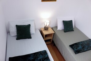 Comfort-byhus - udsigt til have | Strygejern/strygebræt, gratis Wi-Fi