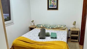 Comfort Townhome, Garden View | Iron/ironing board, free WiFi