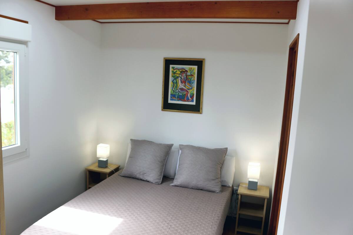 Nhà liên kế tiện nghi đơn giản, quang cảnh vườn | Bàn ủi/dụng cụ ủi quần áo, truy cập Internet không dây miễn phí