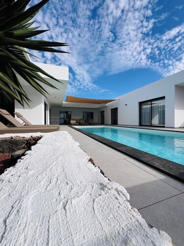 Casa Kanela • Luxury Volcano Villa & Heated Pool