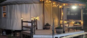 Peaceful Off-Grid Yurt Farm Stay with Modern Comforts - Optional Farm Breakfast
