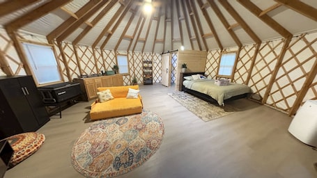 1 bedroom, WiFi, bed sheets. Peaceful Off-Grid Yurt Farm Stay with Modern Comforts - Optional Farm Breakfast