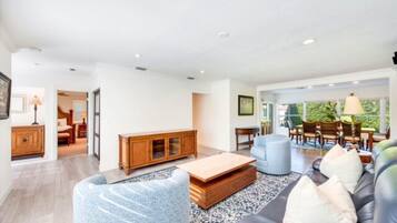 Smart TV, computer monitors