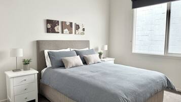 3 bedrooms, iron/ironing board, free WiFi, bed sheets