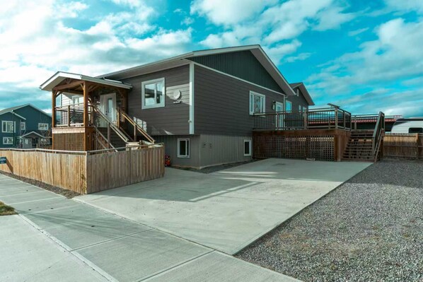 Exterior - Cozy 2 beds in Whistles Bend (Whitehorse)