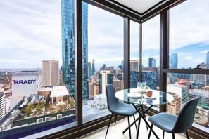 Interior - LV42 High-rise condo CBD panoramic city view (Melbourne)