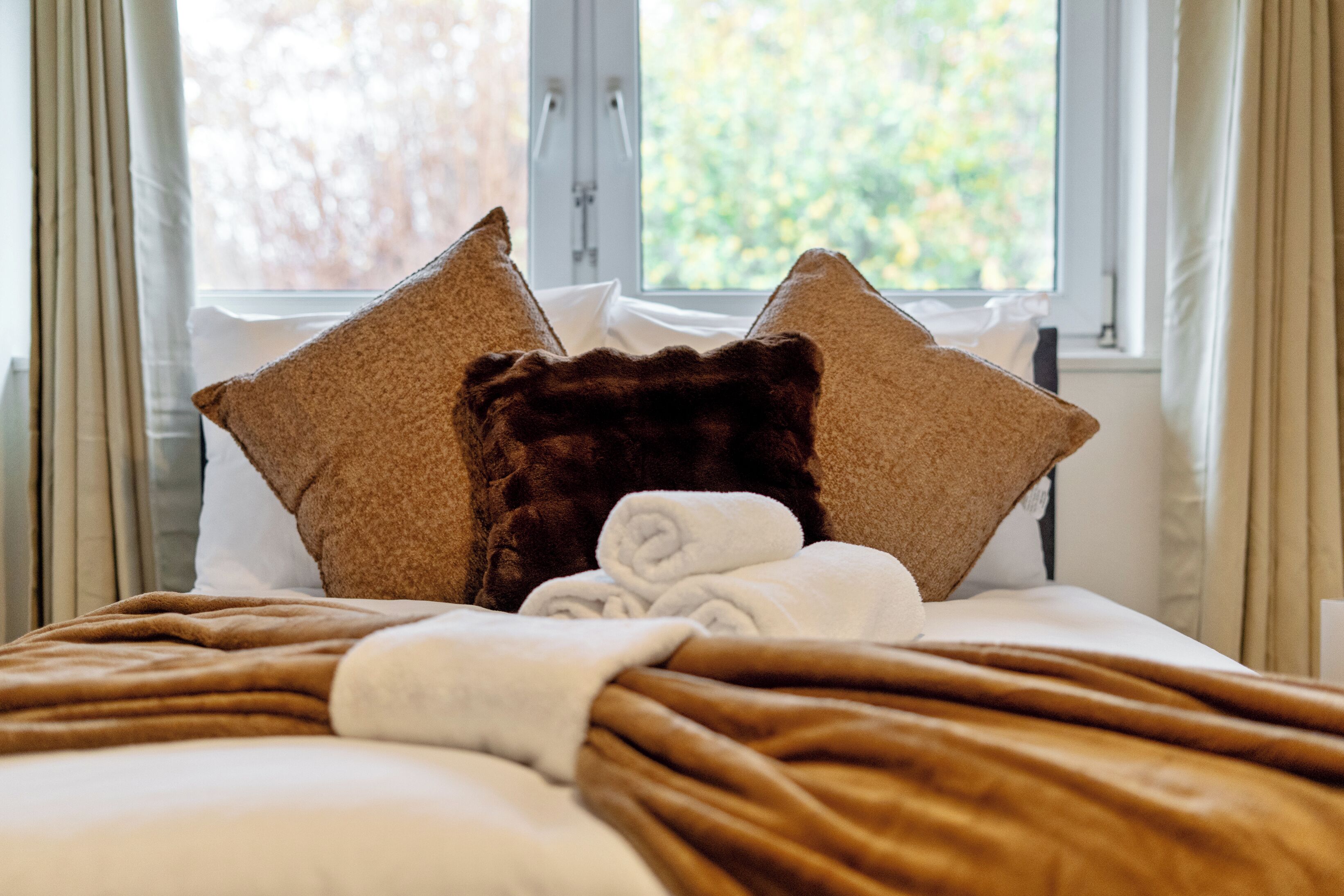 4 bedrooms, iron/ironing board, free WiFi