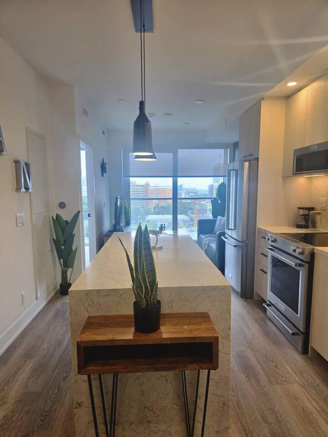 Réfrigérateur, micro-ondes, four, lave-vaisselle