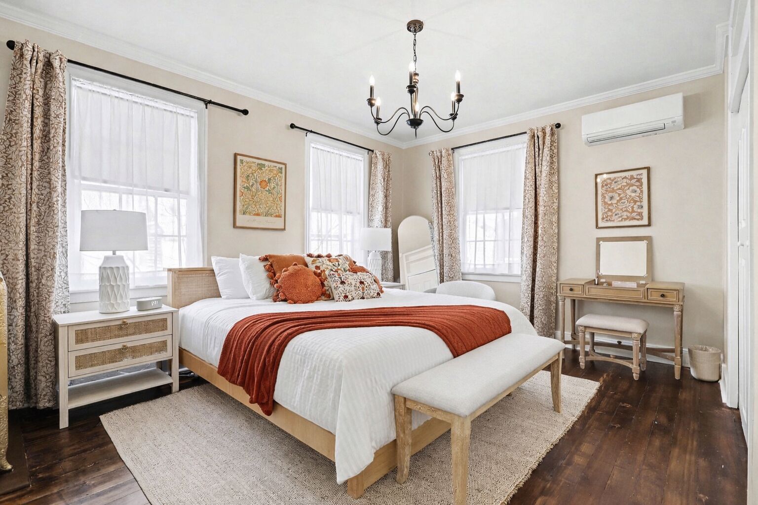 5 bedrooms, free WiFi, bed sheets