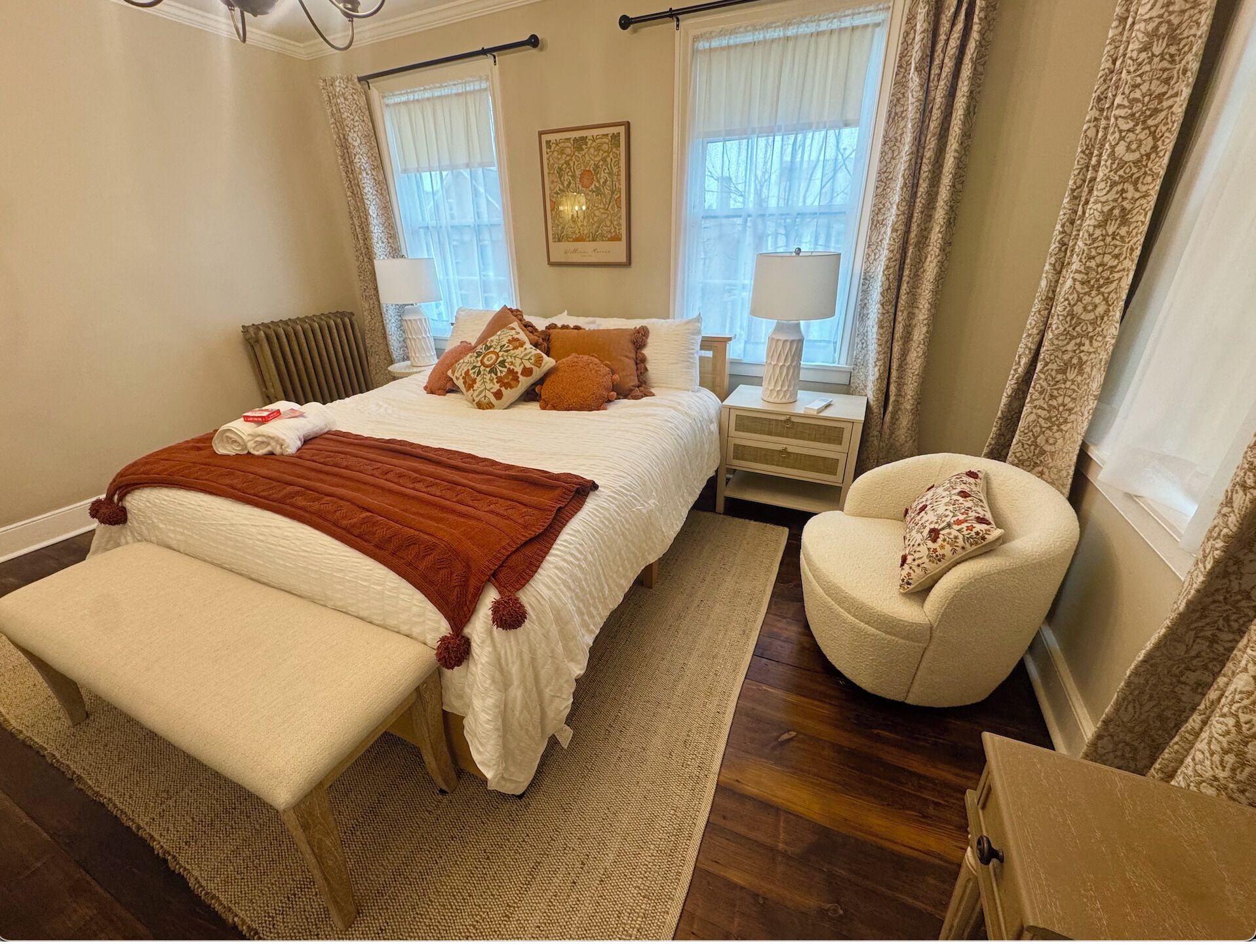 5 bedrooms, free WiFi, bed sheets