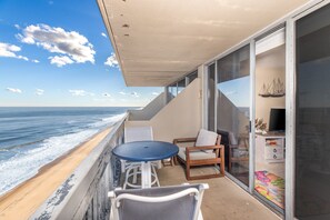 Outdoor dining - Century One-2 Bedroom Condo with Incredible Ocean and Bay Views (Ocean City)