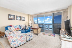TV - Century One-2 Bedroom Condo with Incredible Ocean and Bay Views (Ocean City)