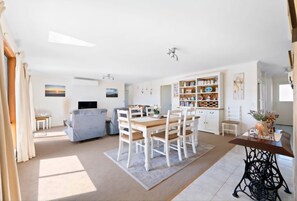 Dining - Amy's Place: Perfect for Families, Friends & Sun-Soaked Memories! (Dalmeny)