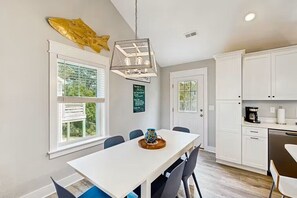 Dining - Pet Friend Seaside Sanctuary in lovely Kill Devil Hills, NC (Kill Devil Hills)