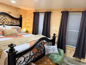 WiFi, bed sheets - Blue Ridge Haven - Walking Distance to Downtown Galax, VA (Galax)