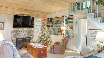 Télévision, cheminée