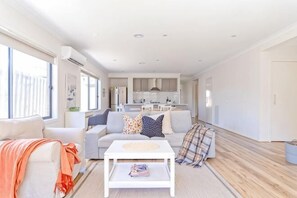 Living area - Modern Clyde House Smart TVDryer (Clyde)