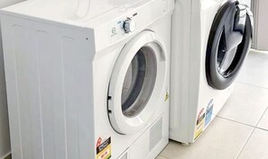 Interior - Modern Clyde House Smart TVDryer (Clyde)