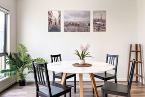 تناول الطعام