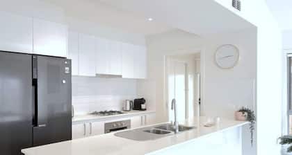 Stylish Berwick Home with WiFi, Smart TV, Garage