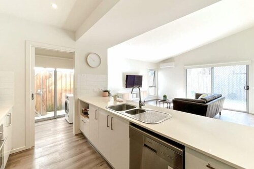 Stylish Berwick Home with WiFi, Smart TV, Garage