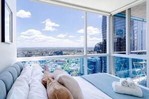 Unclassified image, 5 of 22, button - lvl42 2B APT with Free Parking in CBD (Melbourne)