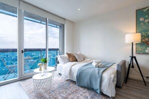 Unclassified image, 2 of 22, button - lvl42 2B APT with Free Parking in CBD (Melbourne)