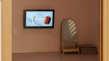 Basic Room, 1 Bedroom (Room 302(Two-Room)) | 1 bedroom, free WiFi