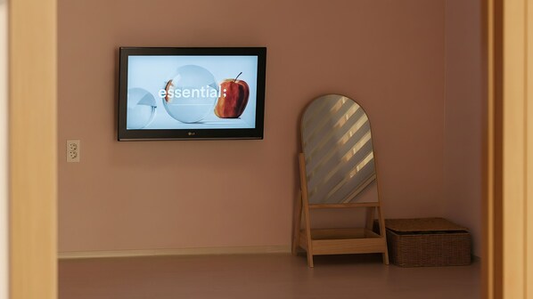 Basic Room, 1 Bedroom (Room 302(Two-Room)) | 1 bedroom, free WiFi